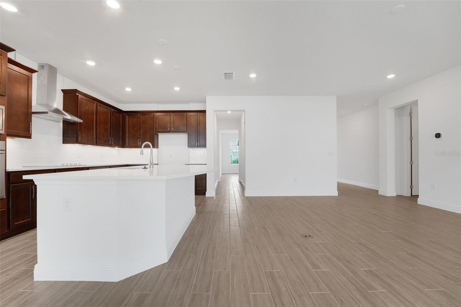 Image 23 of 66 For 7446 Sea Manatee Street