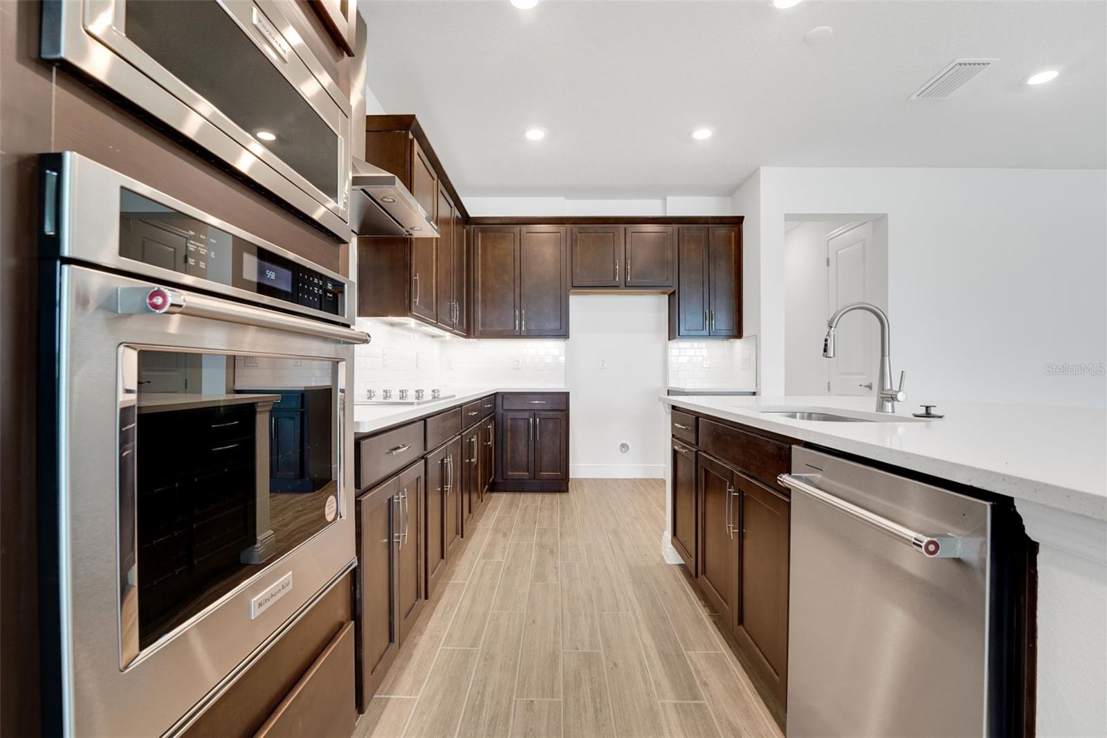 Image 25 of 66 For 7446 Sea Manatee Street