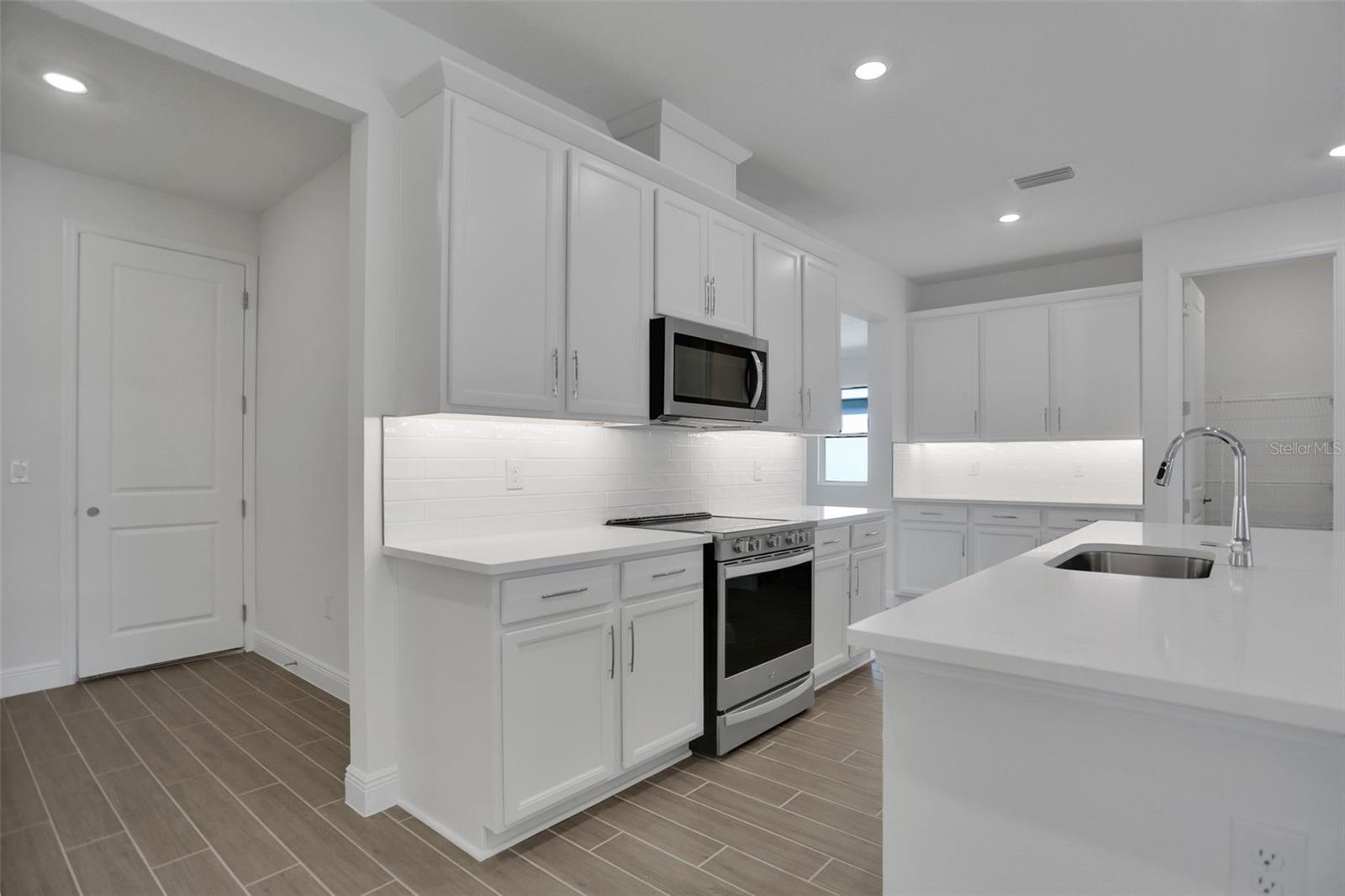 Image 21 of 42 For 7433 Sea Manatee Street