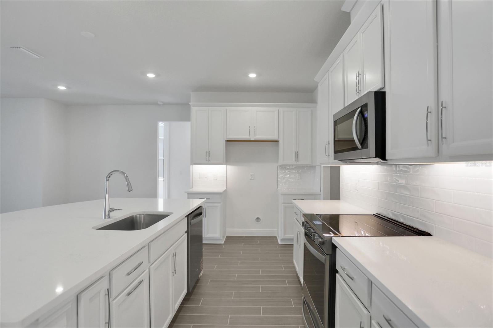 Image 38 of 42 For 7433 Sea Manatee Street