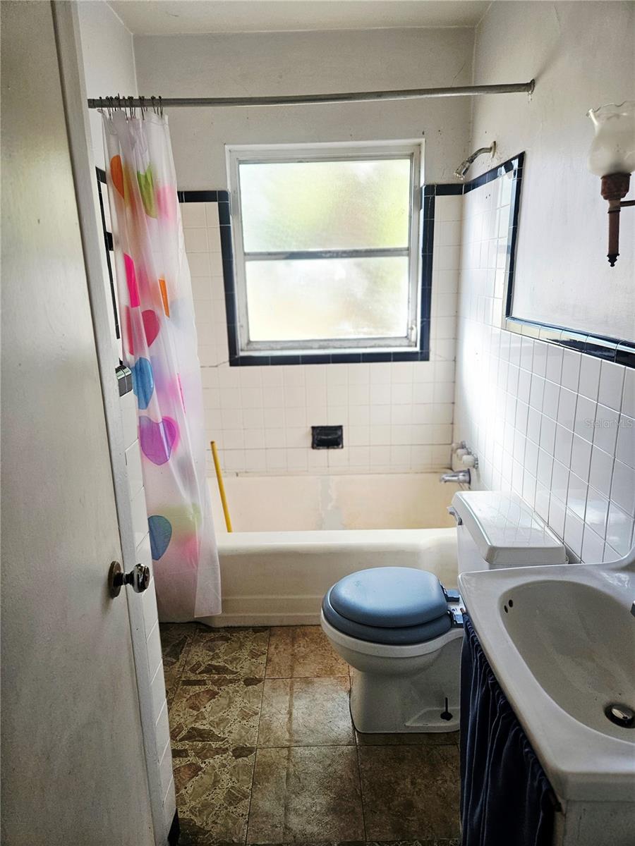 Image 10 of 17 For 11430 53rd Court