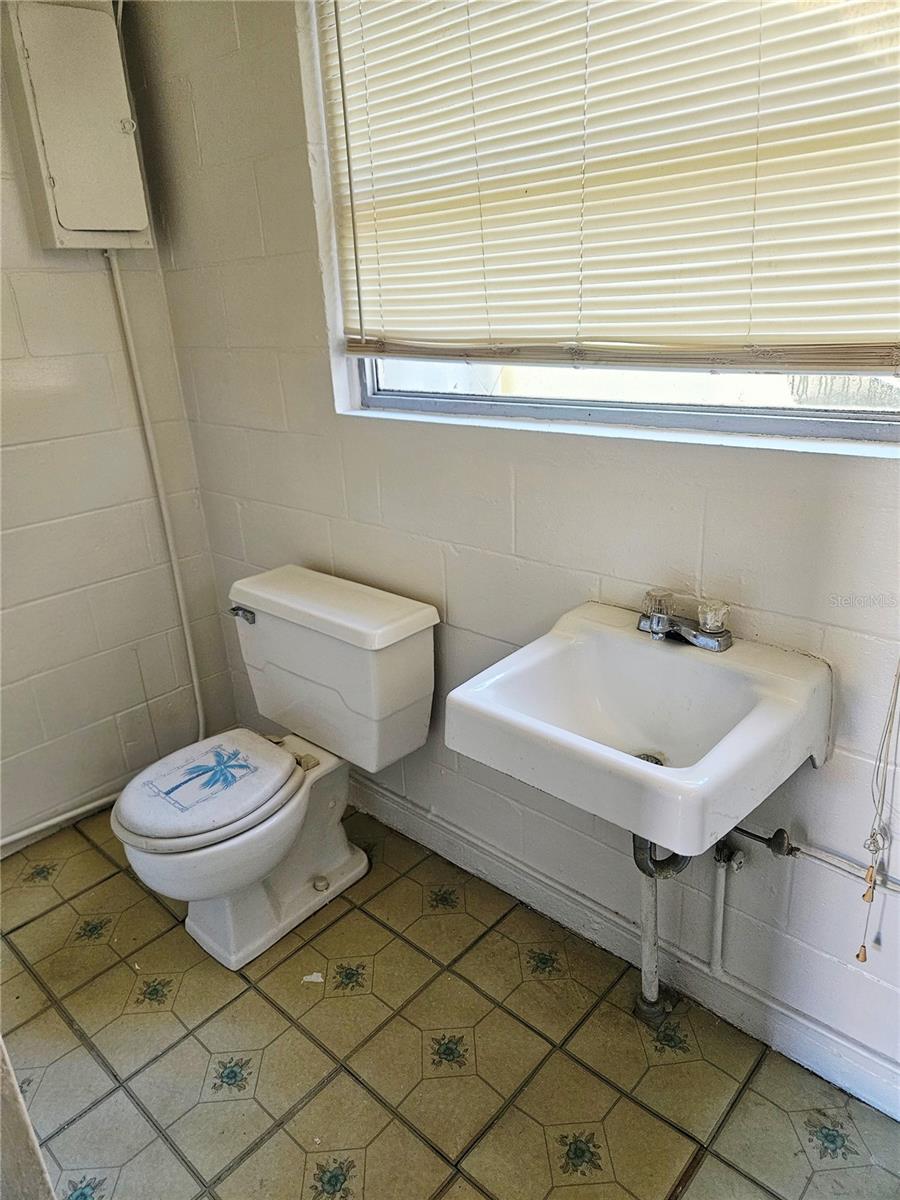 Image 11 of 17 For 11430 53rd Court