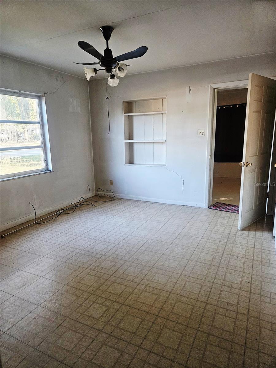 Image 5 of 17 For 11430 53rd Court