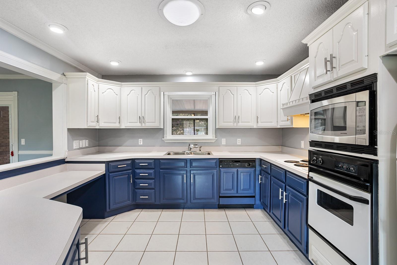 Image 18 of 47 For 11595 134 Court