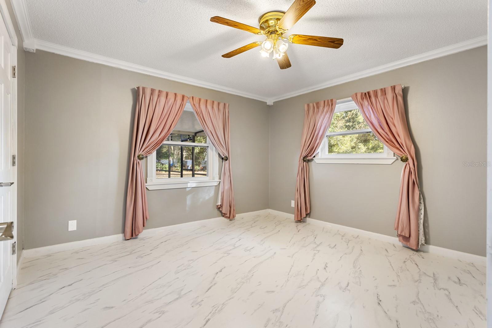 Image 26 of 47 For 11595 134 Court