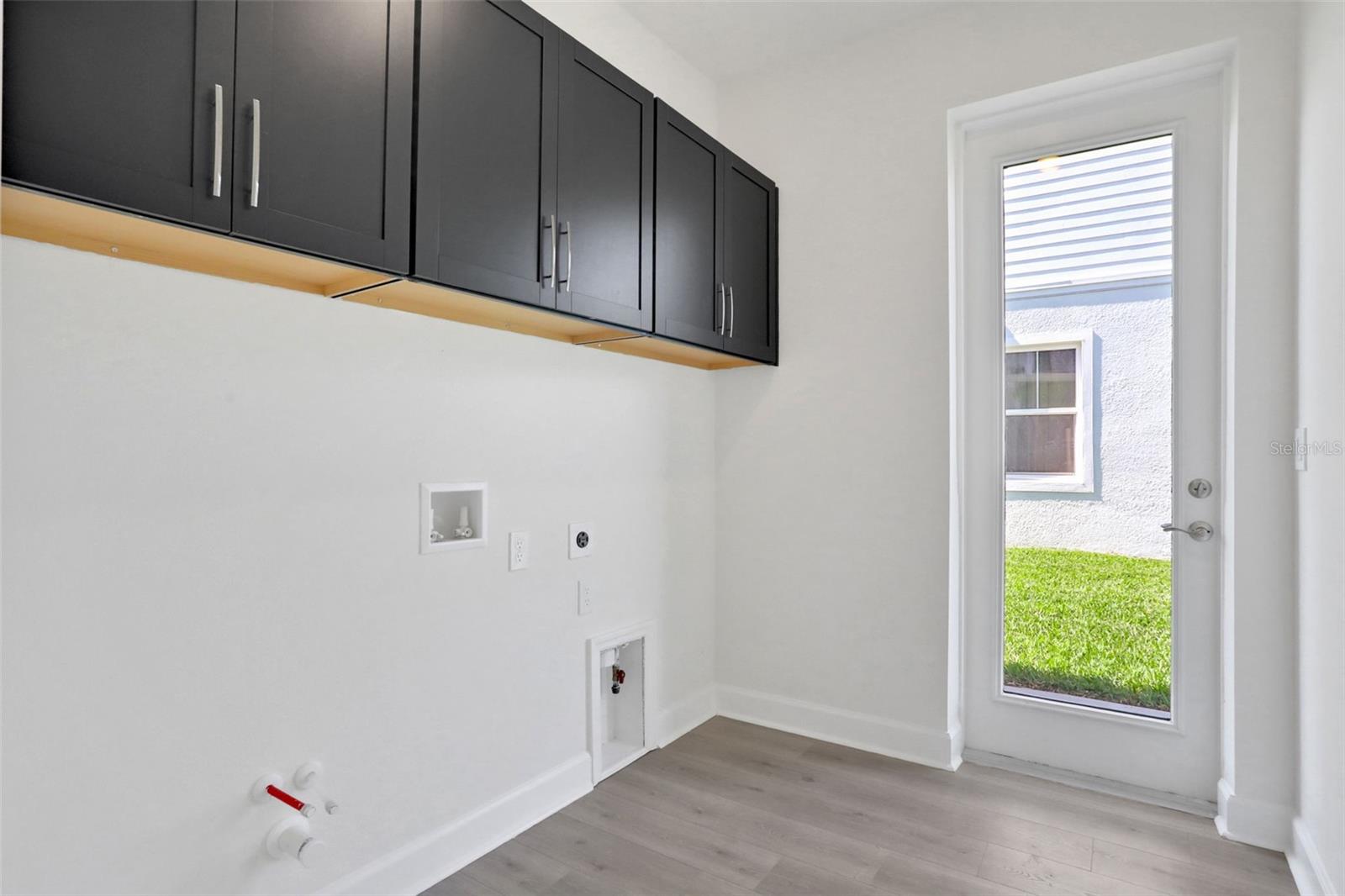 Image 25 of 36 For 9015 Rothman Lane