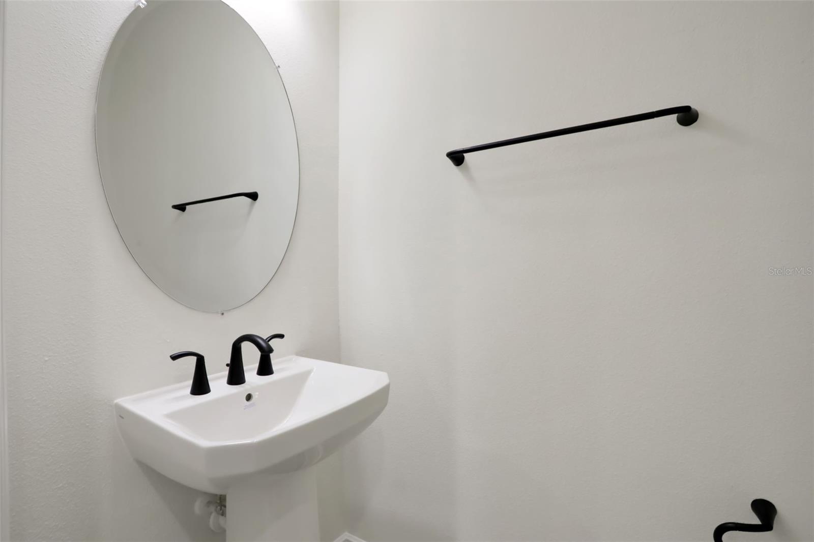 Image 23 of 45 For 145 Thorne Lane