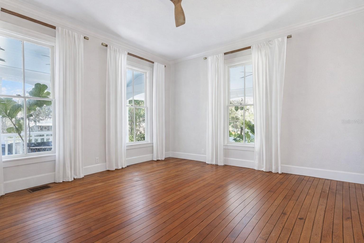 Image 15 of 41 For 316 Lakeview Drive