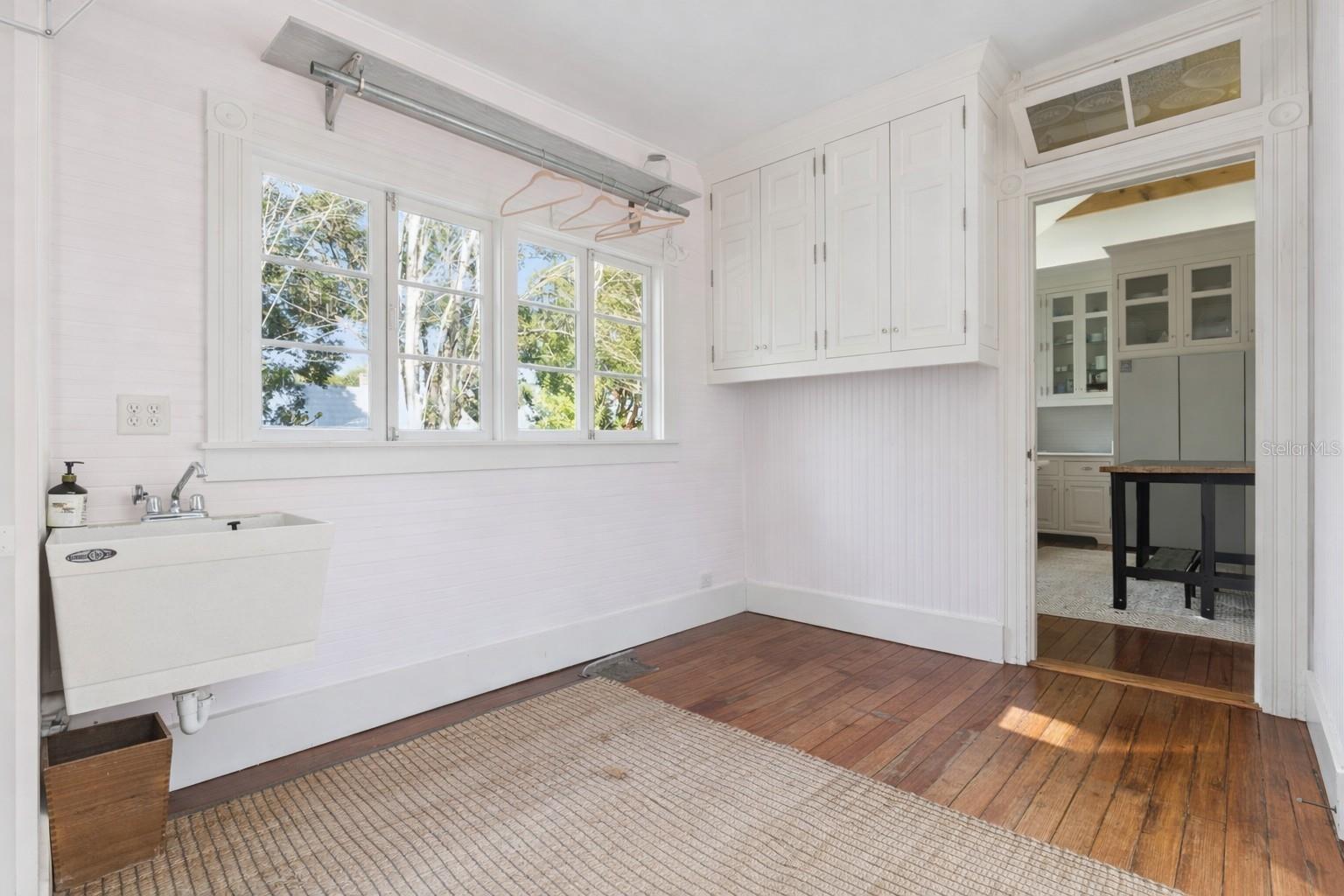 Image 21 of 41 For 316 Lakeview Drive