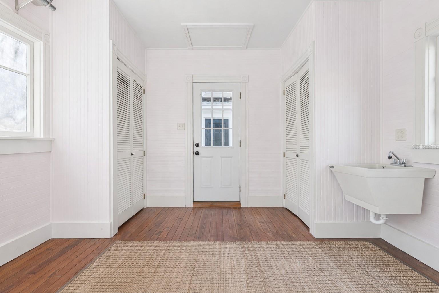 Image 22 of 41 For 316 Lakeview Drive