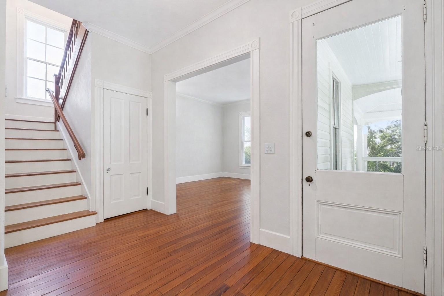 Image 7 of 41 For 316 Lakeview Drive