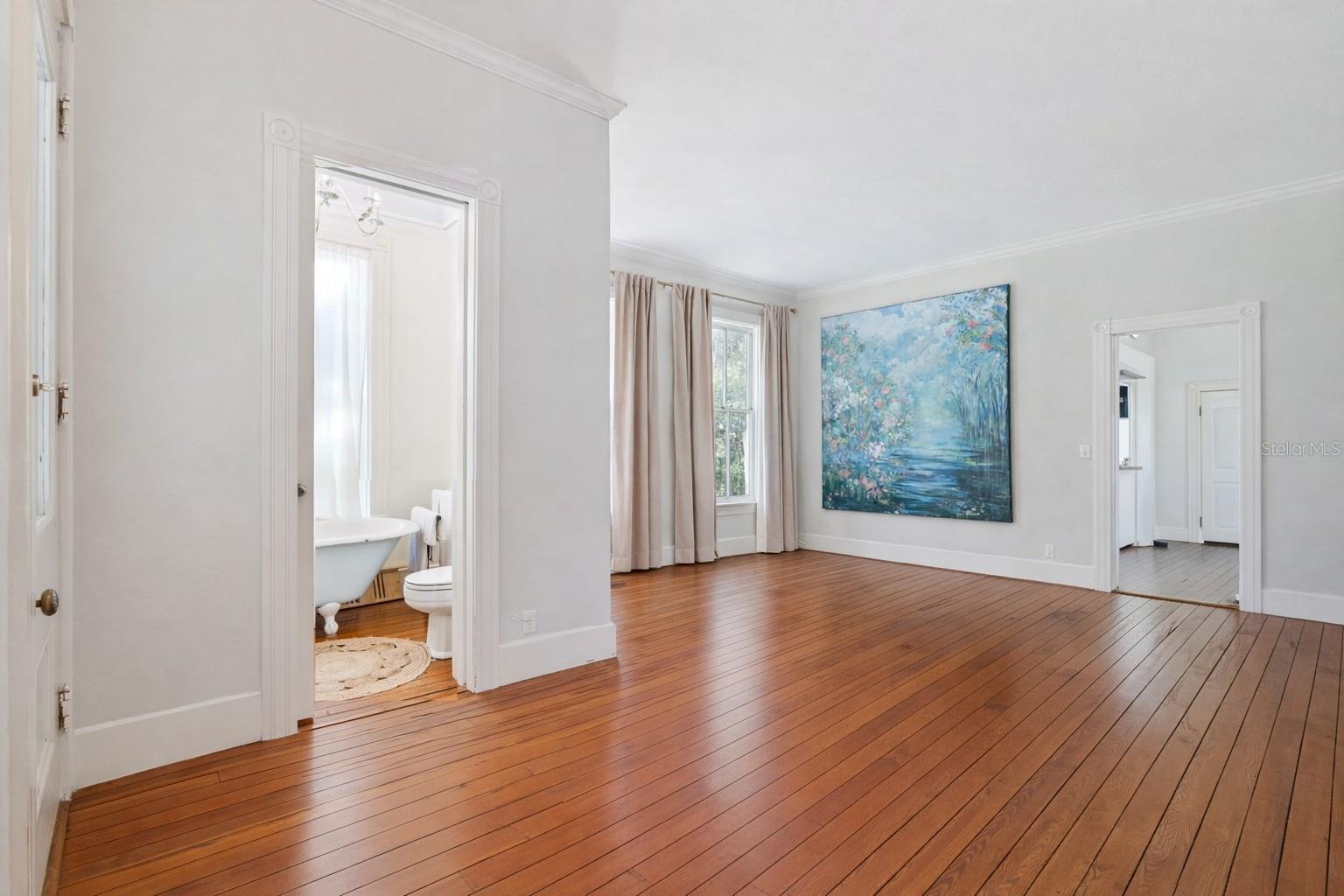 Image 8 of 41 For 316 Lakeview Drive