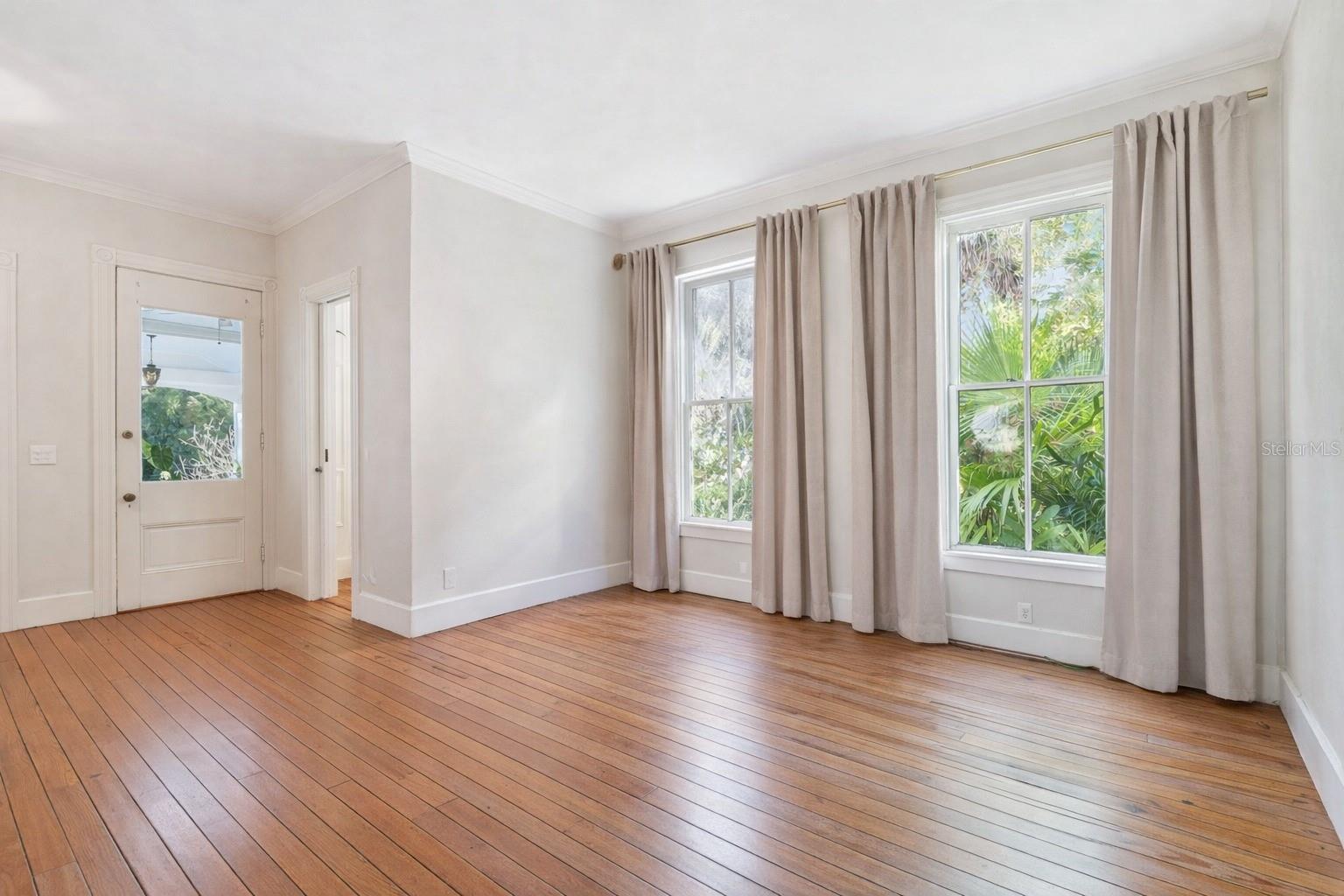 Image 9 of 41 For 316 Lakeview Drive