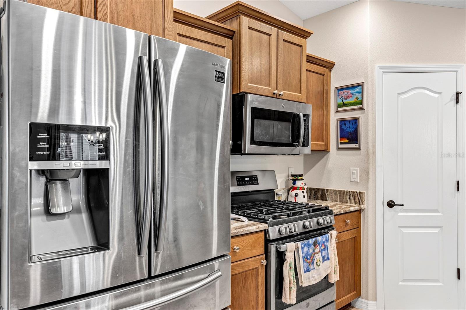 Listing photo id 8 for 26641 Otter Creek Lane