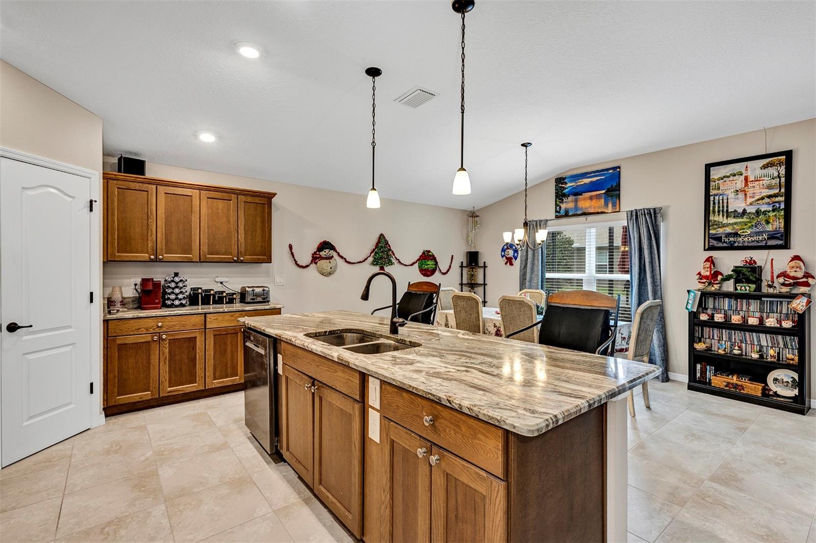 Listing photo id 7 for 26641 Otter Creek Lane