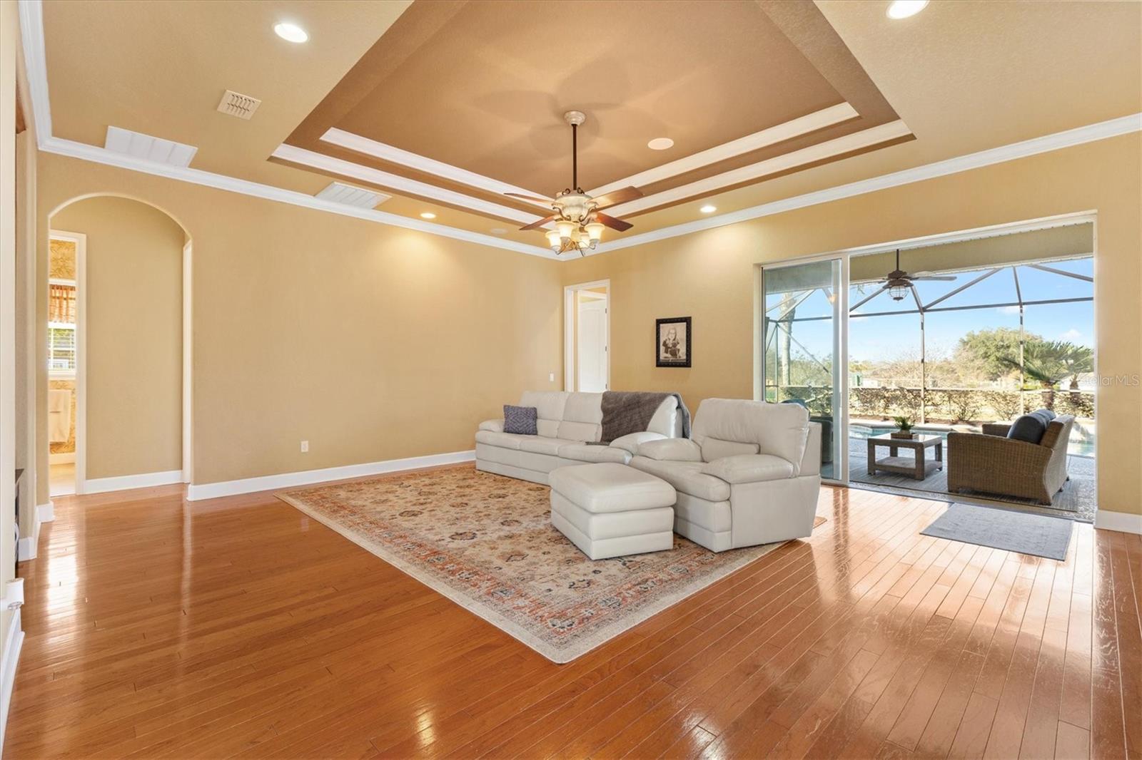 Image 12 of 52 For 527 Dowling Circle