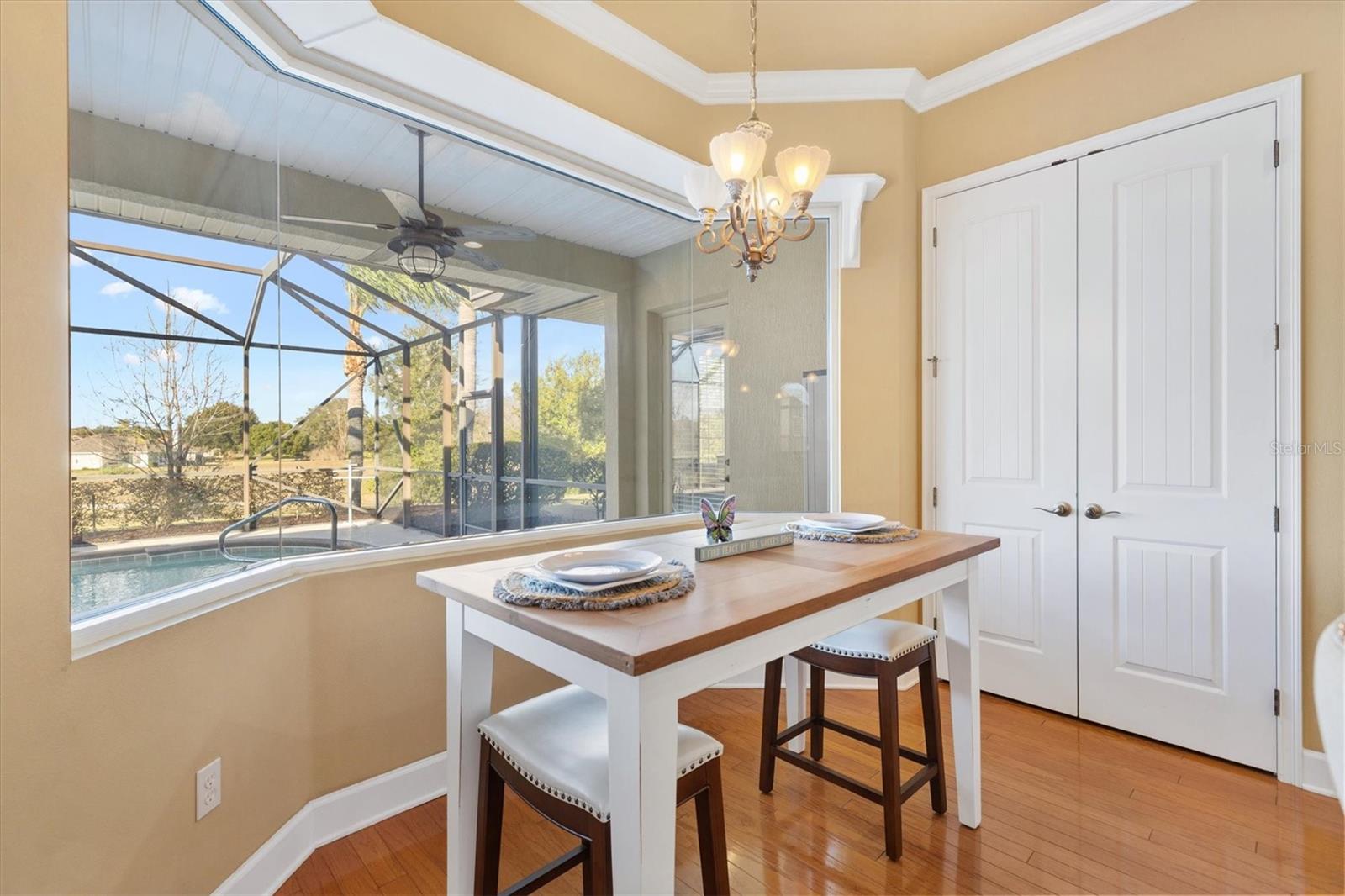 Image 20 of 52 For 527 Dowling Circle