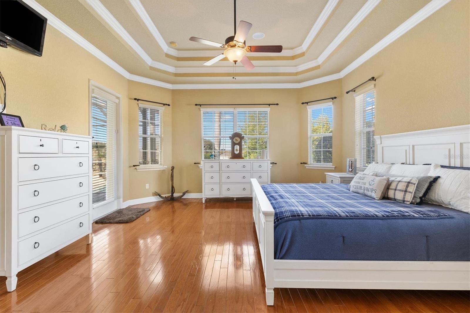 Image 21 of 52 For 527 Dowling Circle