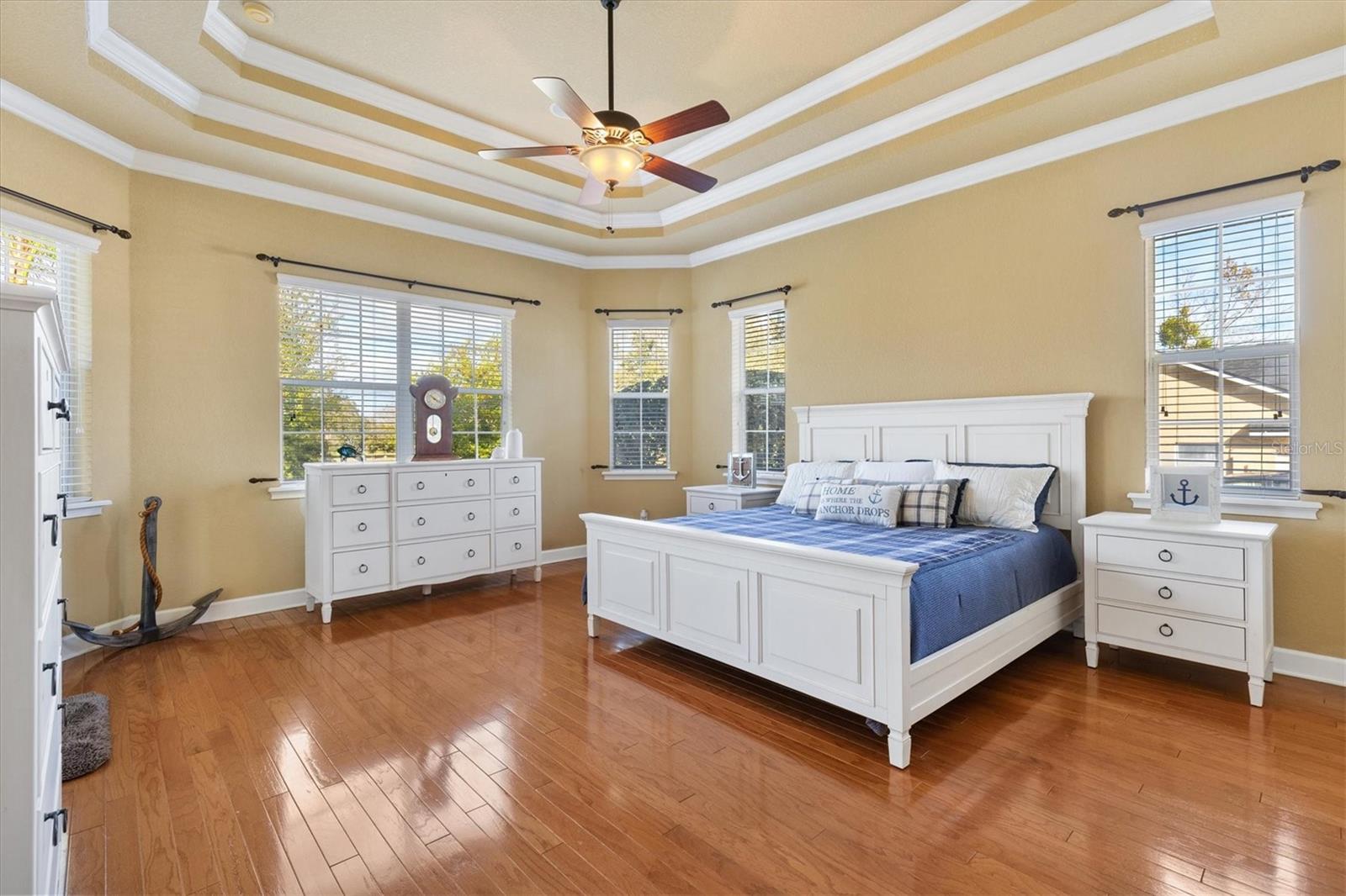 Image 22 of 52 For 527 Dowling Circle