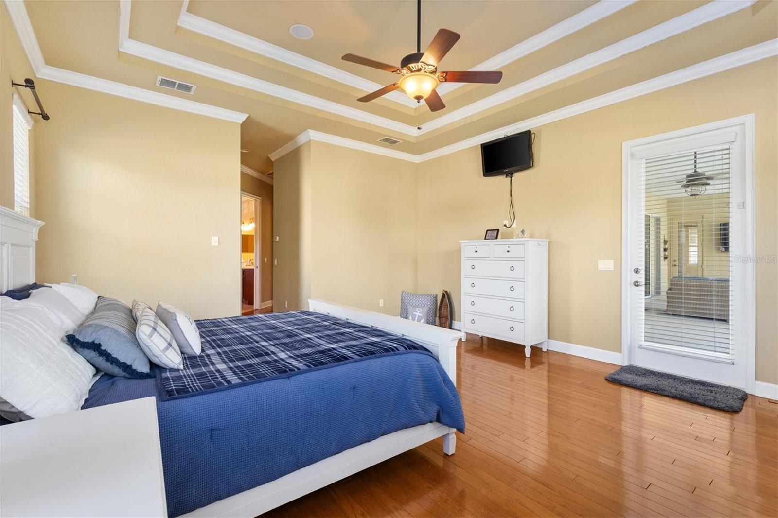 Image 23 of 52 For 527 Dowling Circle