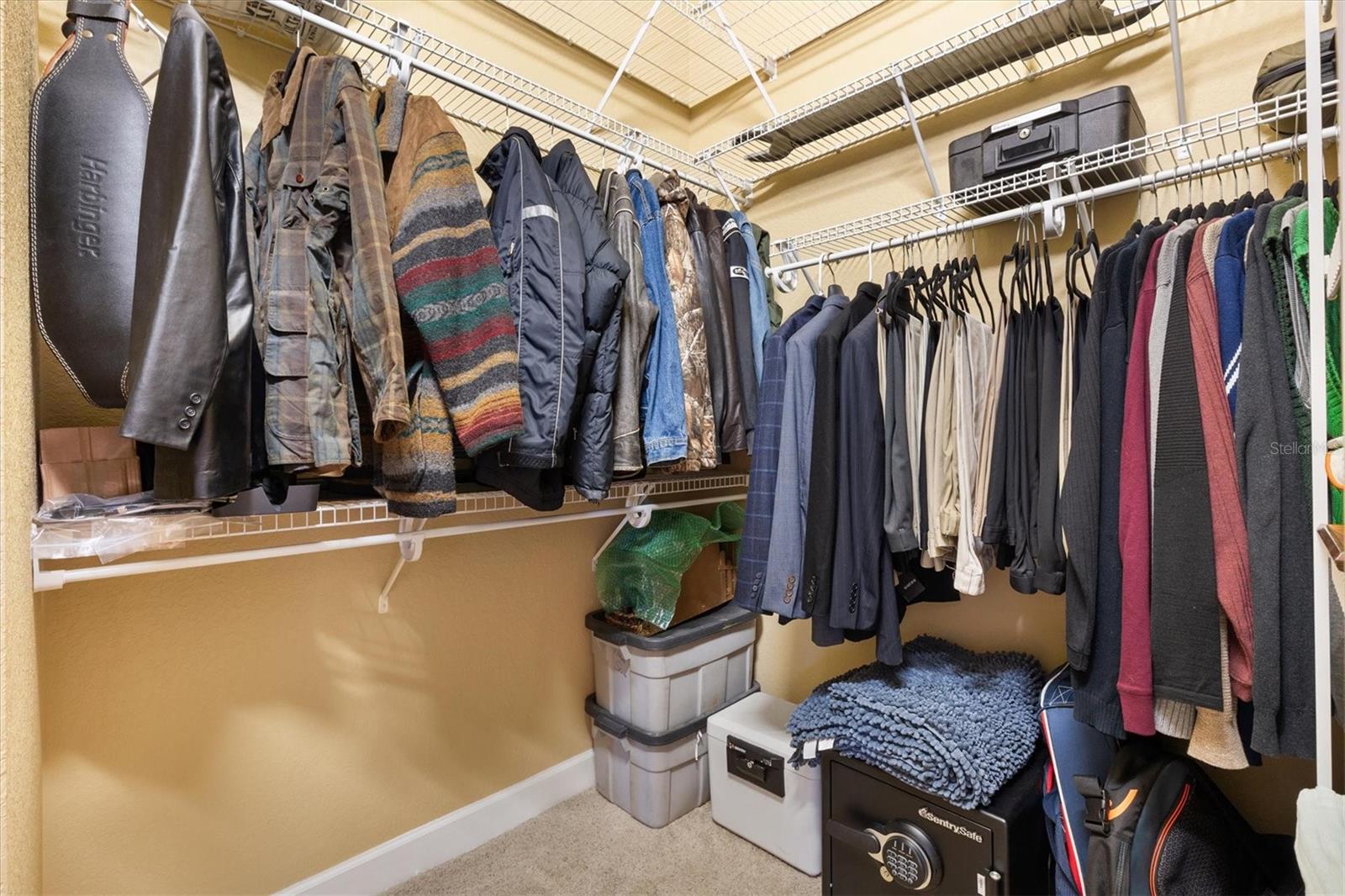 Image 27 of 52 For 527 Dowling Circle