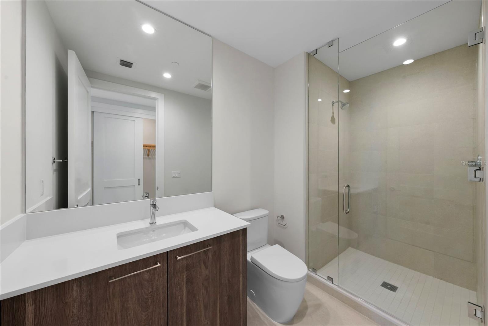 Image 19 of 47 For 275 1st Avenue S 1005