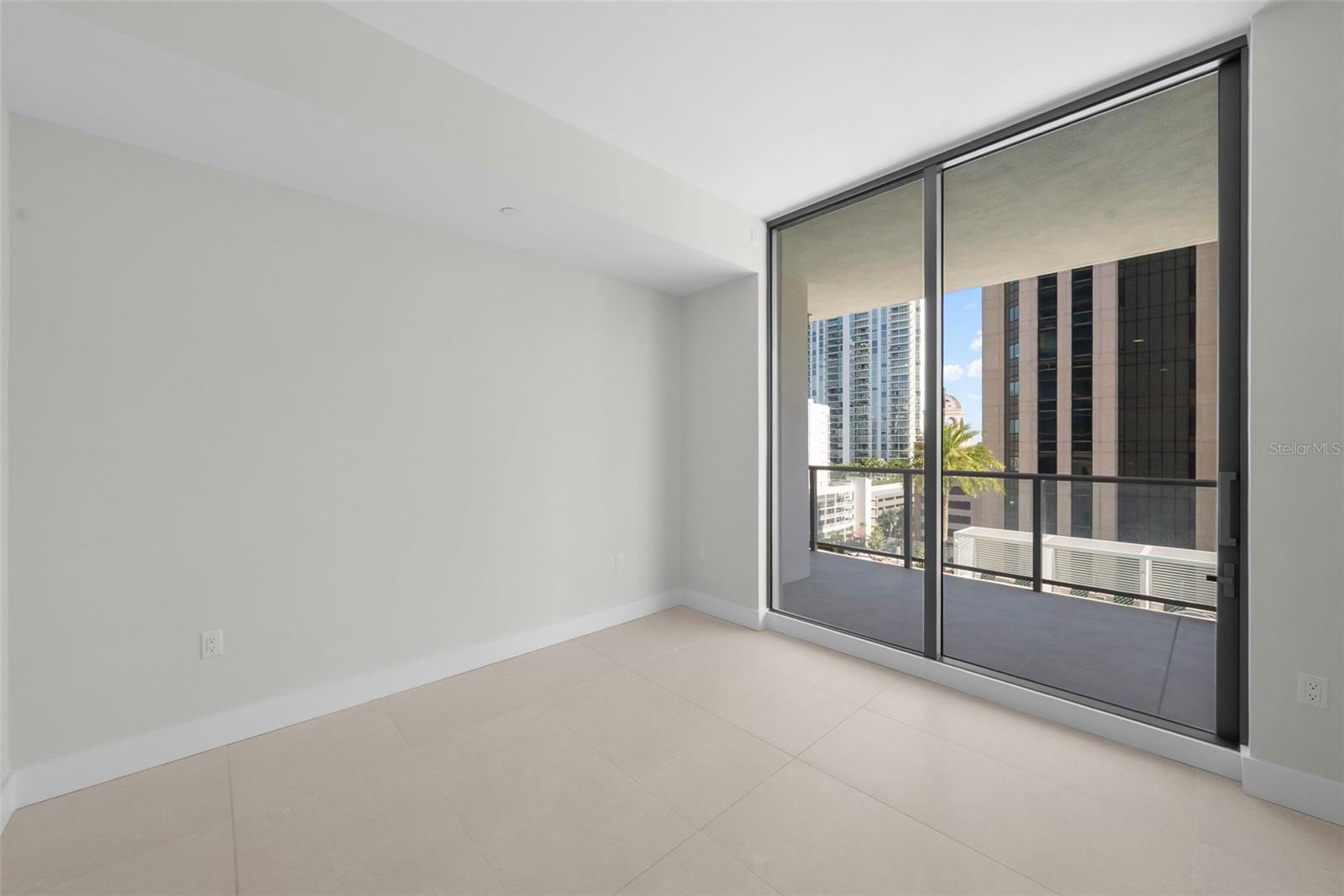 Image 21 of 47 For 275 1st Avenue S 1005