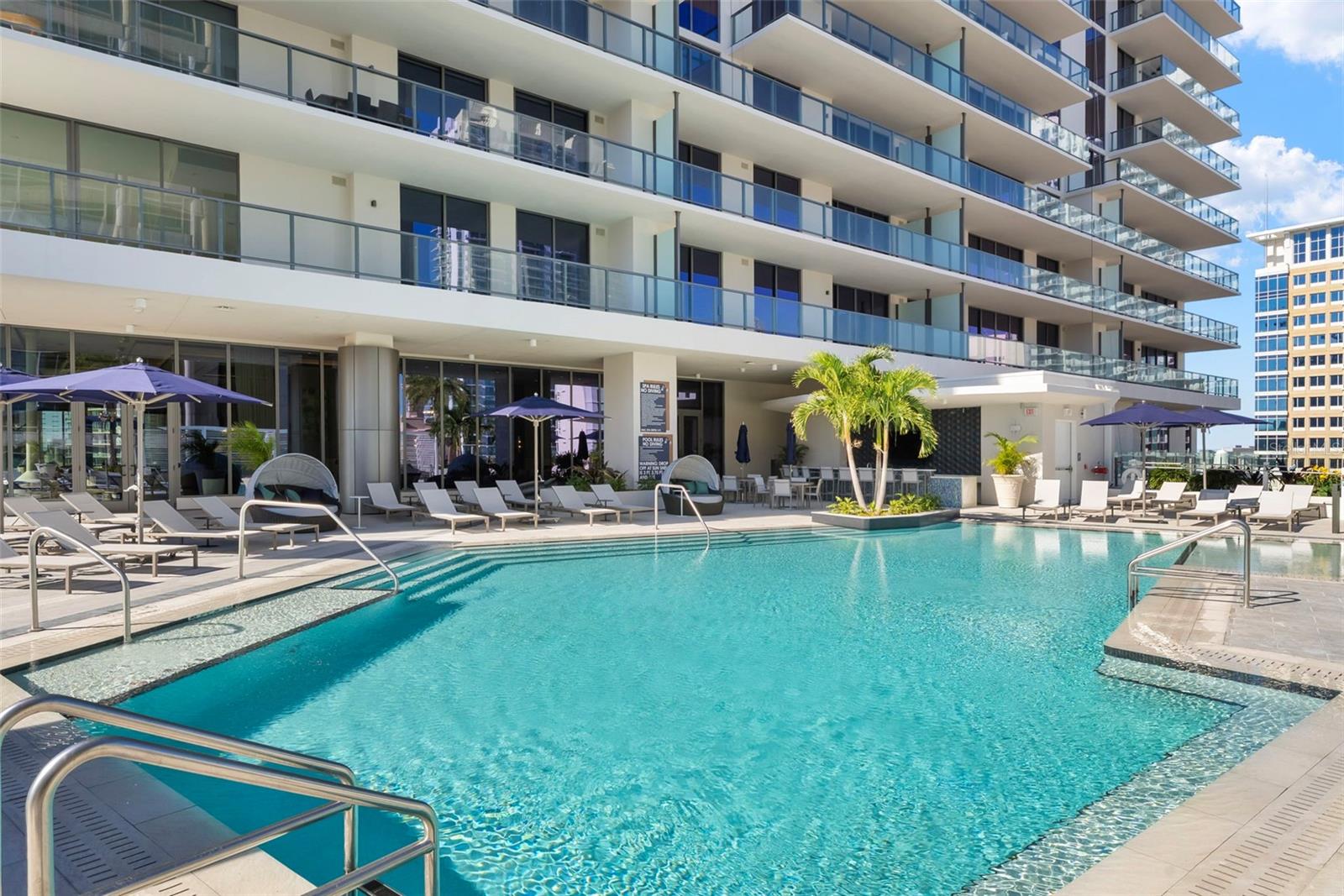 Image 25 of 47 For 275 1st Avenue S 1005