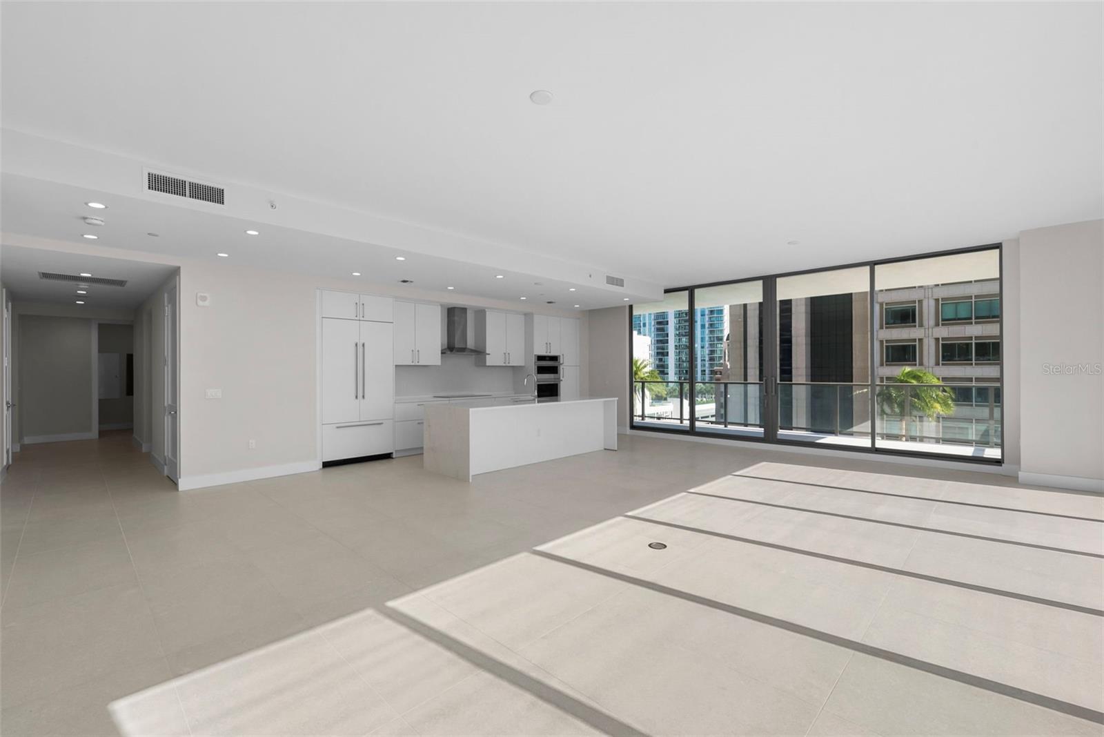 Image 6 of 47 For 275 1st Avenue S 1005