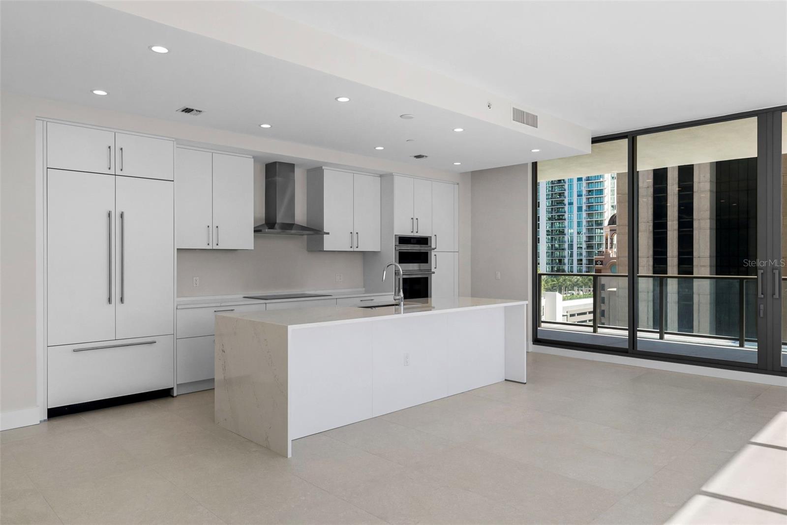 Image 7 of 47 For 275 1st Avenue S 1005