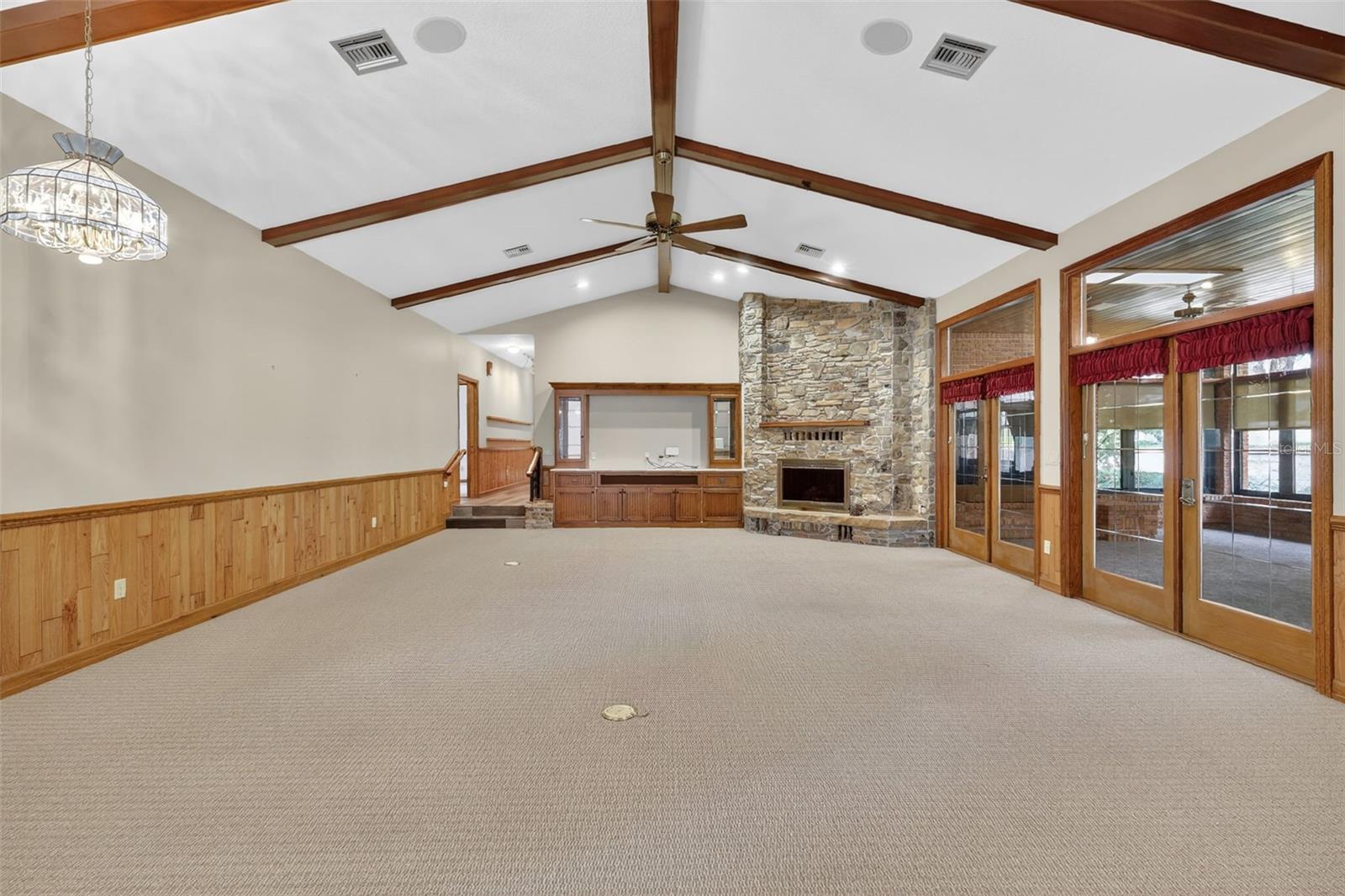 Image 18 of 53 For 6625 Woody Court