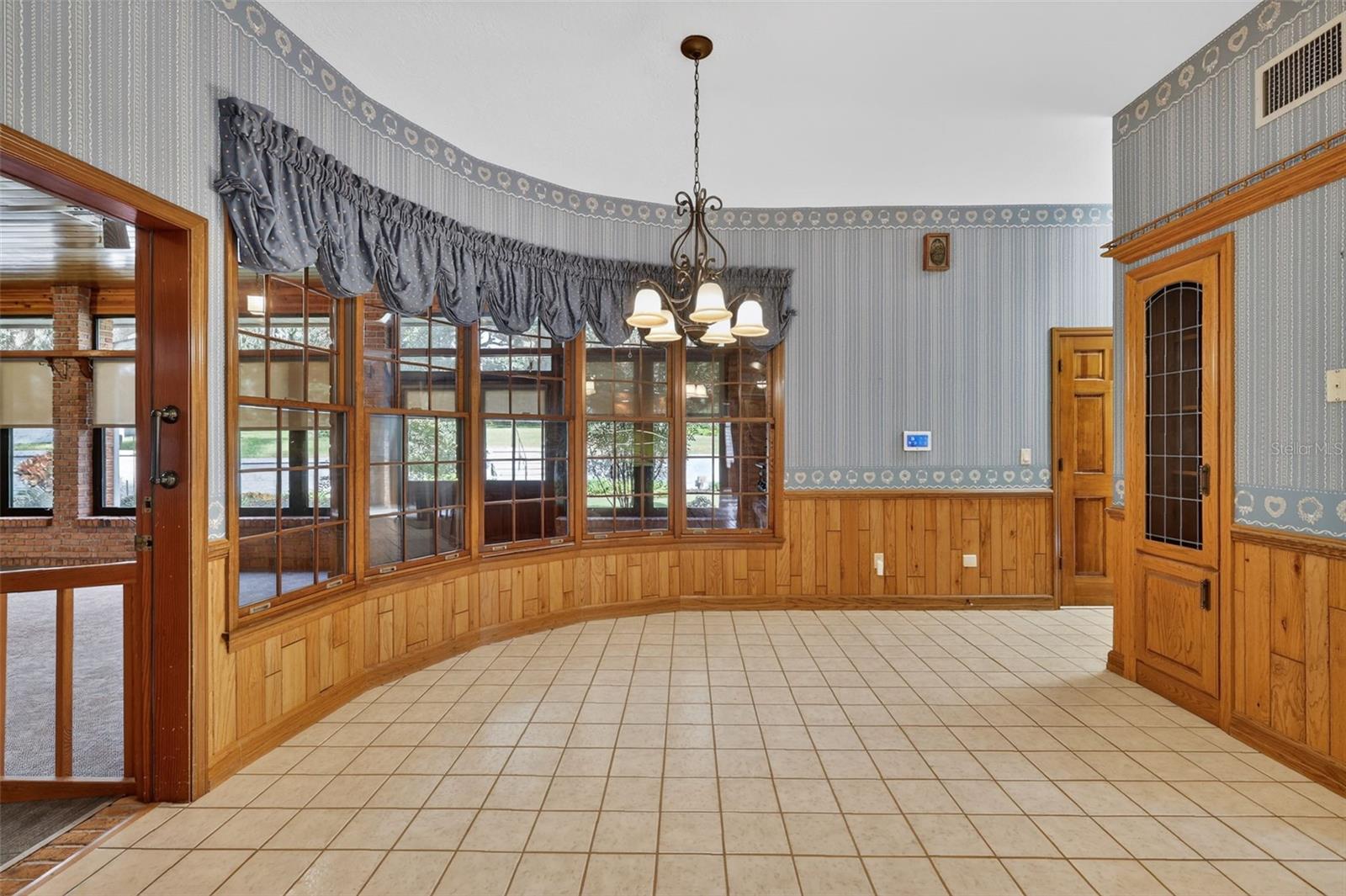 Image 25 of 53 For 6625 Woody Court