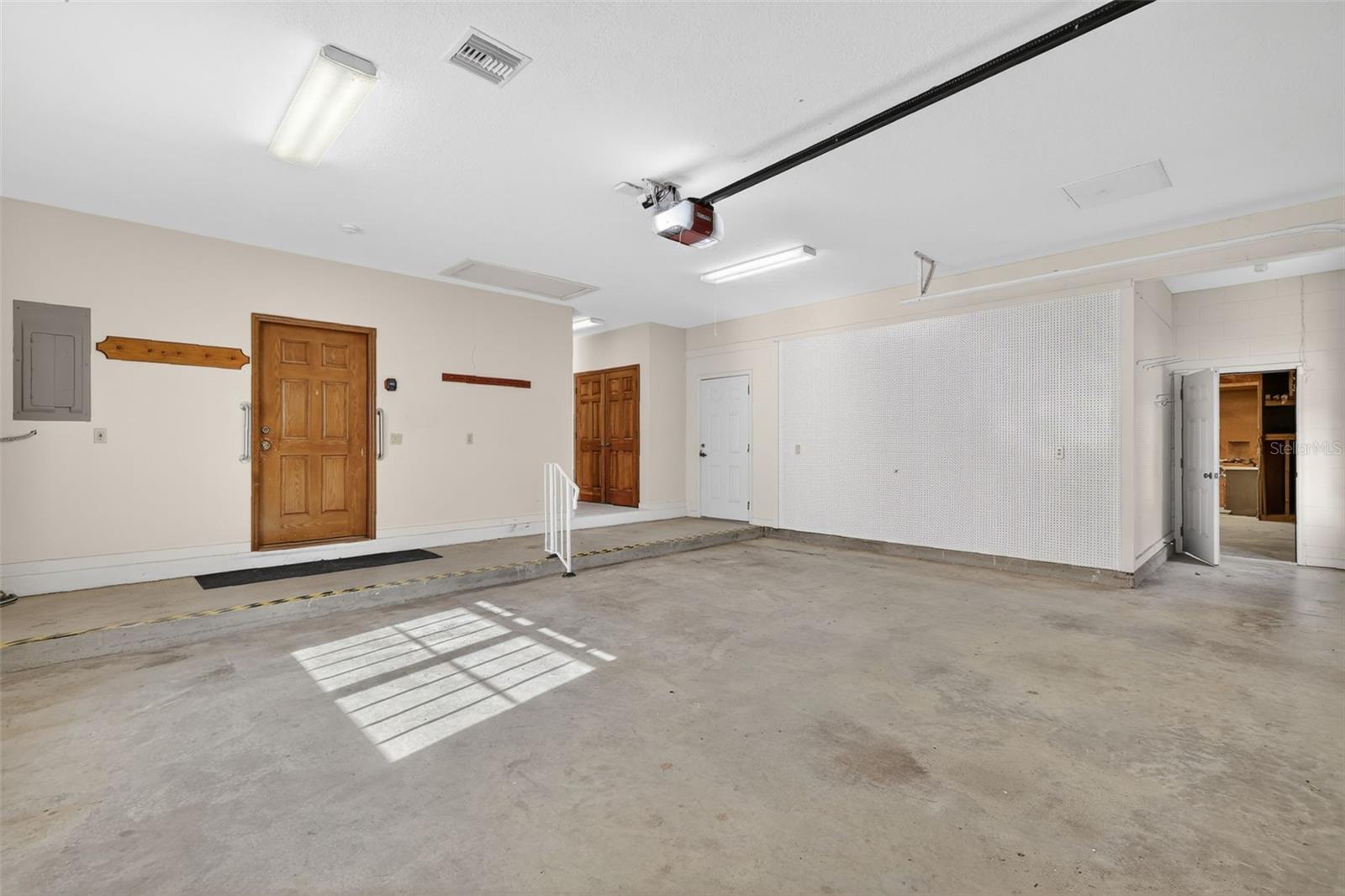 Image 46 of 53 For 6625 Woody Court