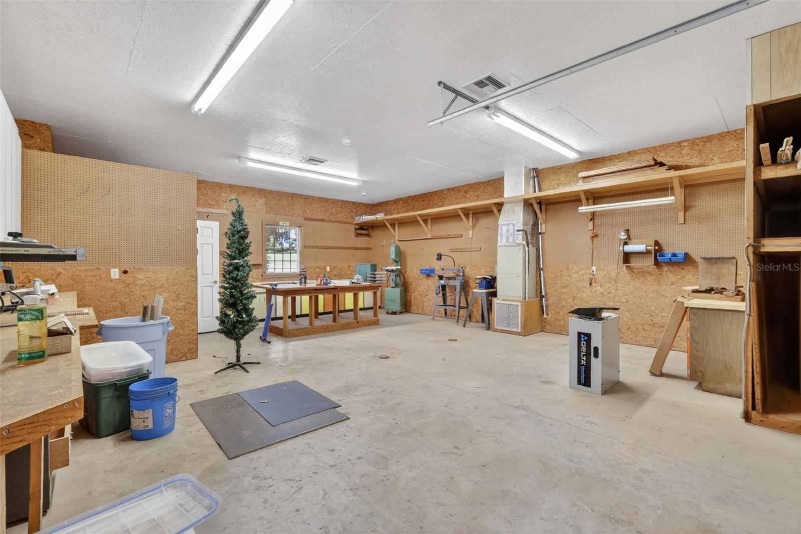 Image 47 of 53 For 6625 Woody Court