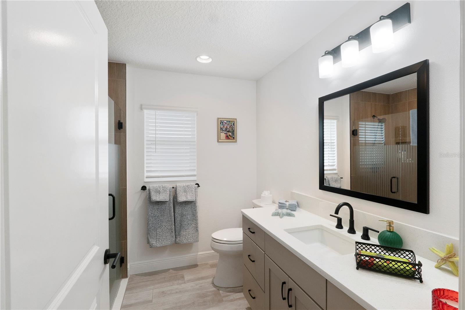 Image 10 of 48 For 2447 Youngmann Loop