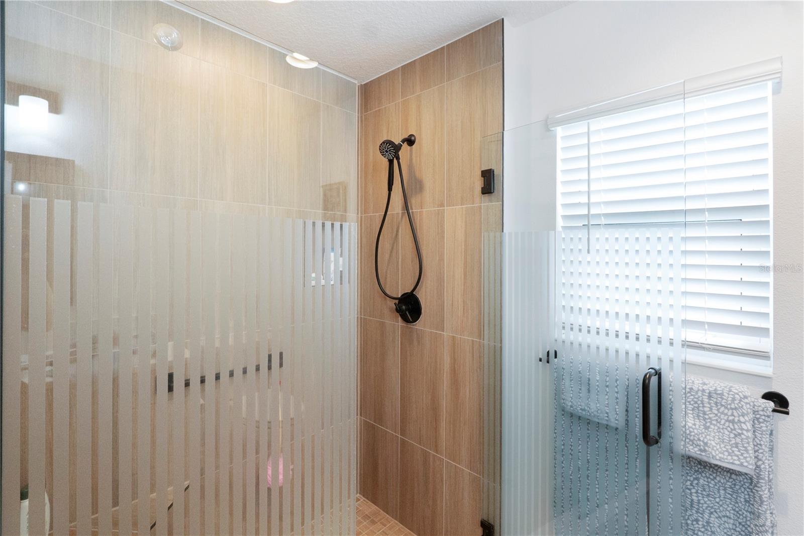 Image 11 of 48 For 2447 Youngmann Loop