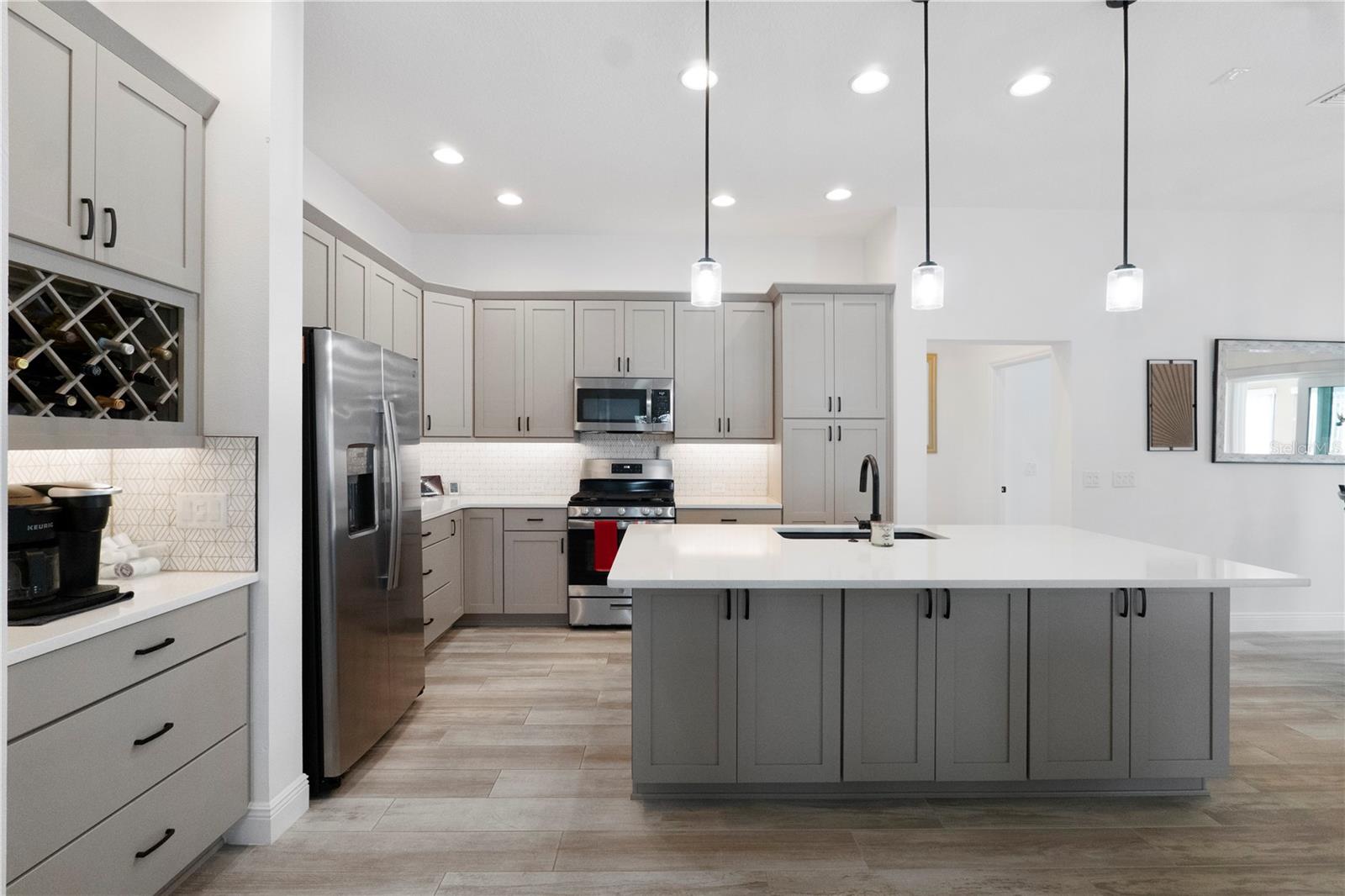 Image 15 of 48 For 2447 Youngmann Loop