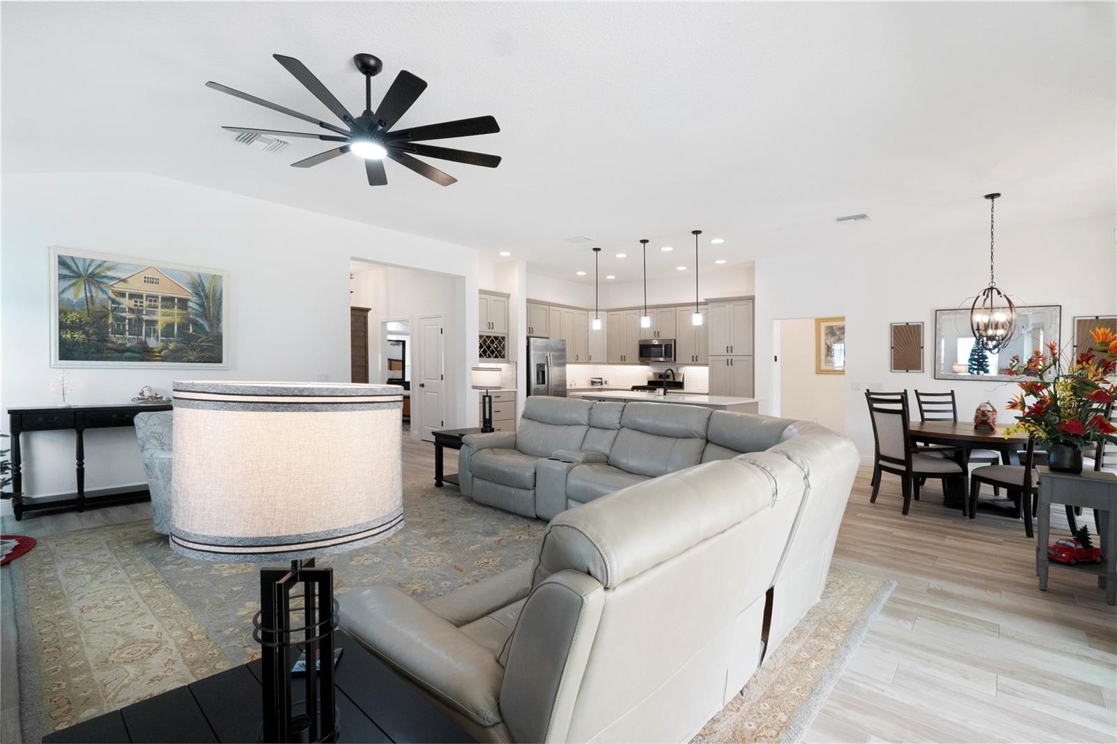 Image 17 of 48 For 2447 Youngmann Loop