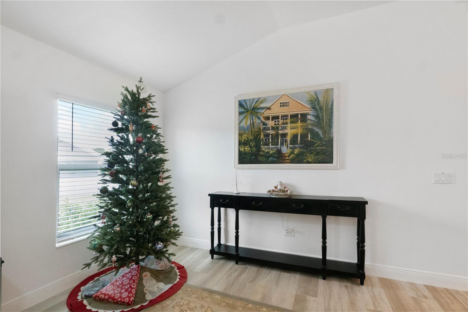 Image 19 of 48 For 2447 Youngmann Loop