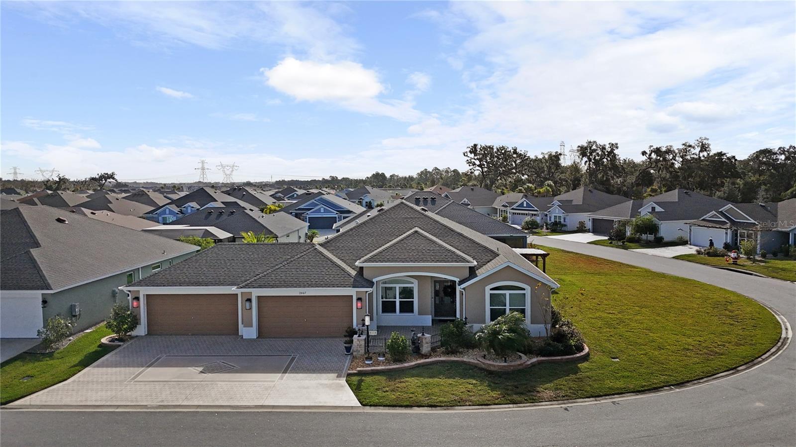 Image 2 of 48 For 2447 Youngmann Loop