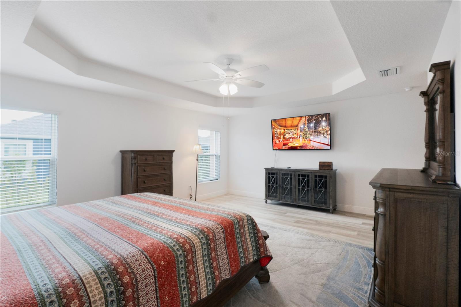 Image 24 of 48 For 2447 Youngmann Loop