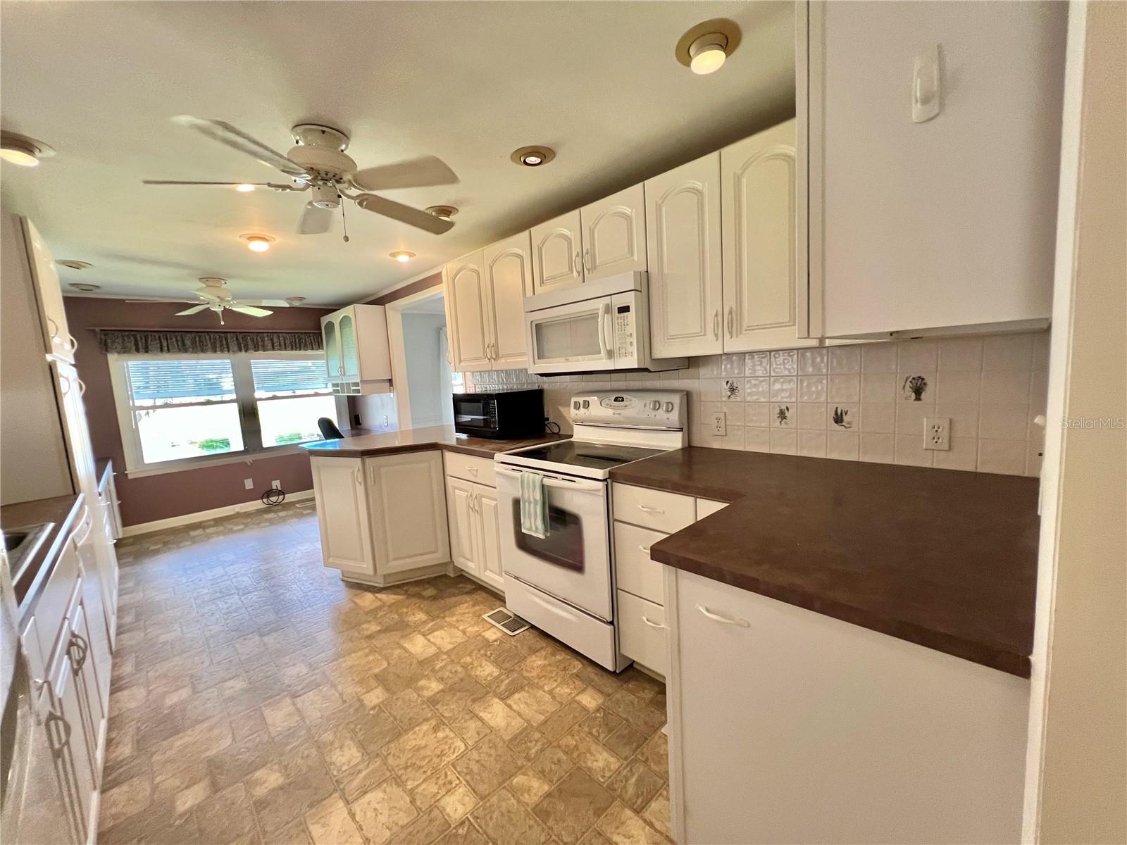 Image 24 of 80 For 103 Fountain Cove