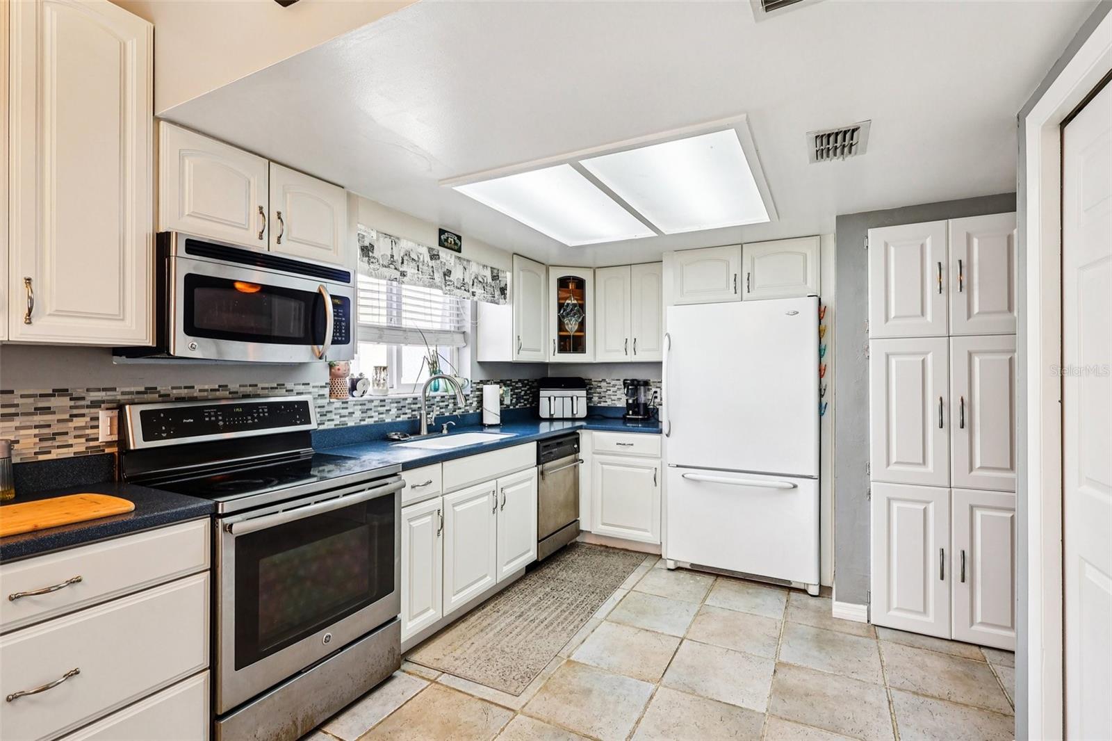 Image 11 of 42 For 8812 Shadow Bay Drive