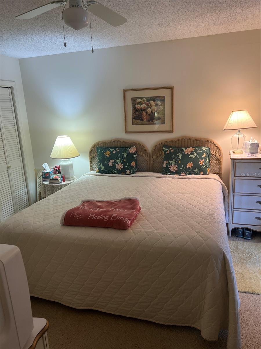 Image 13 of 30 For 1412 Oak Place E