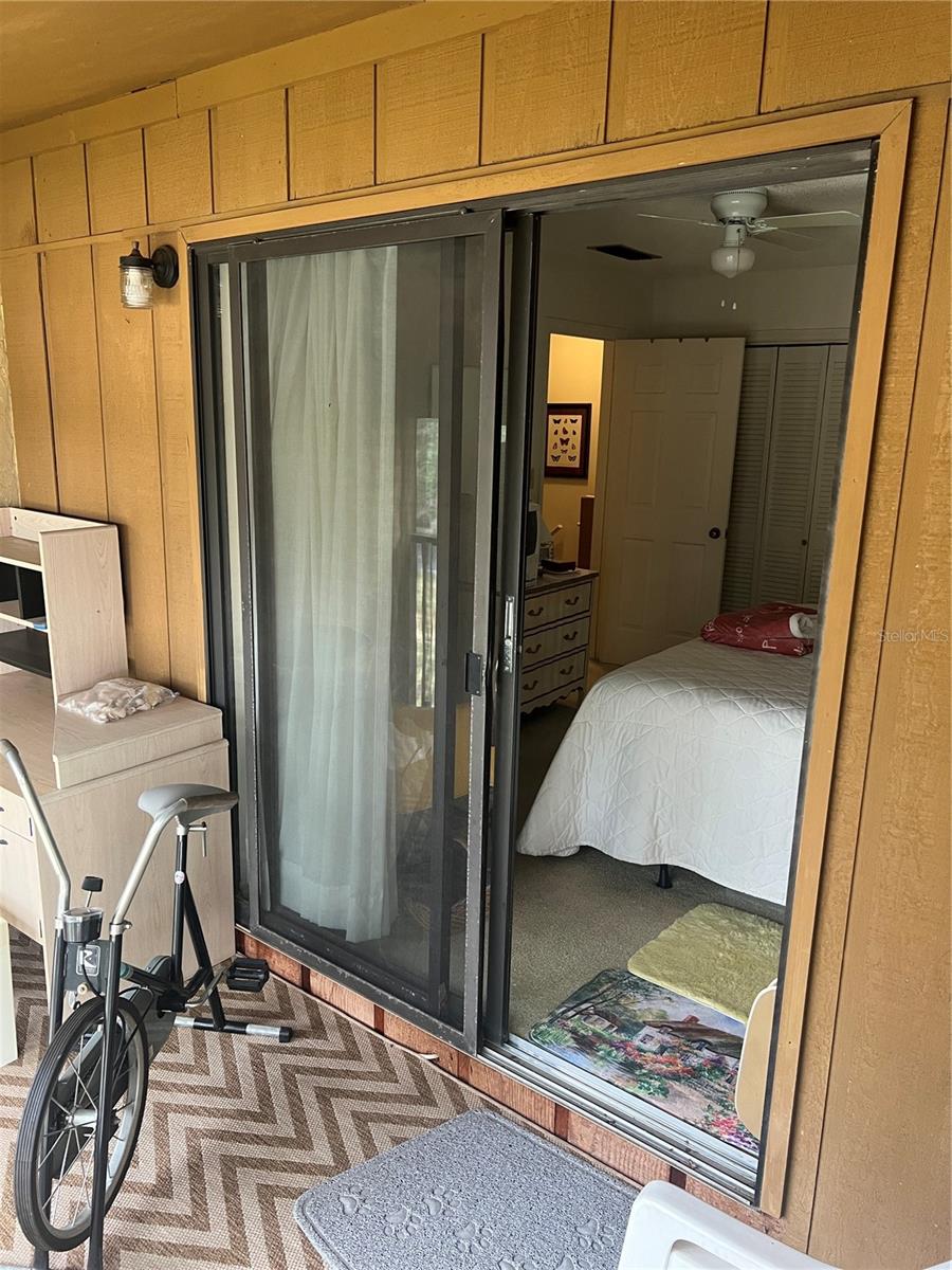 Image 15 of 30 For 1412 Oak Place E