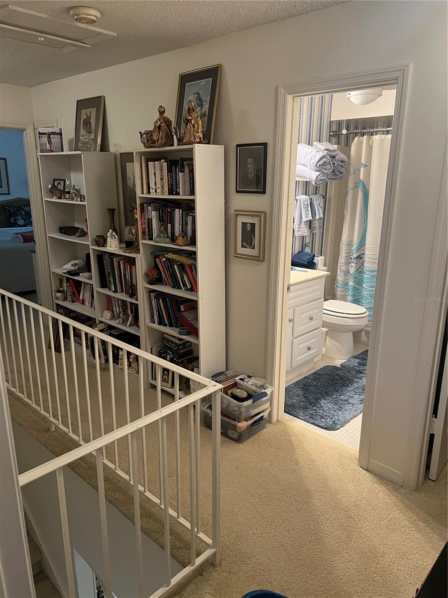 Image 21 of 30 For 1412 Oak Place E