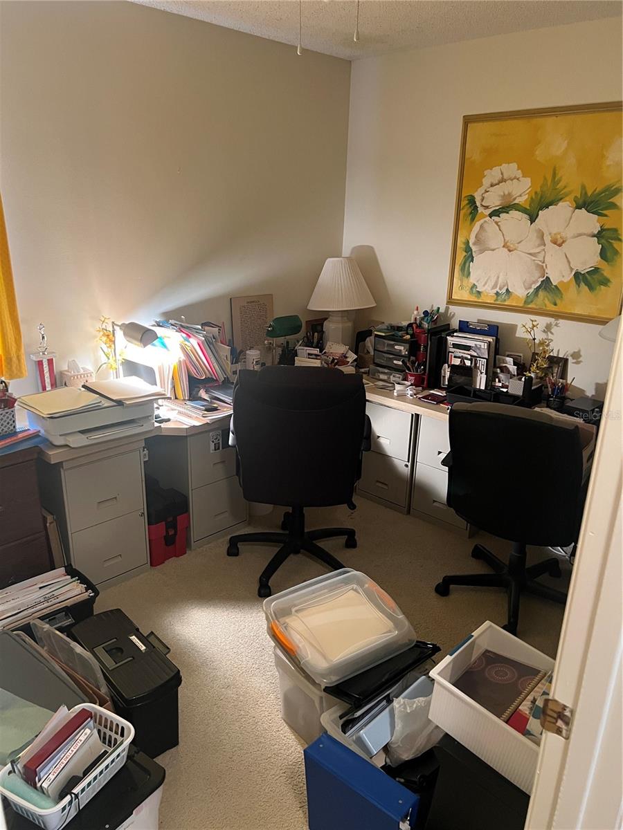 Image 25 of 30 For 1412 Oak Place E