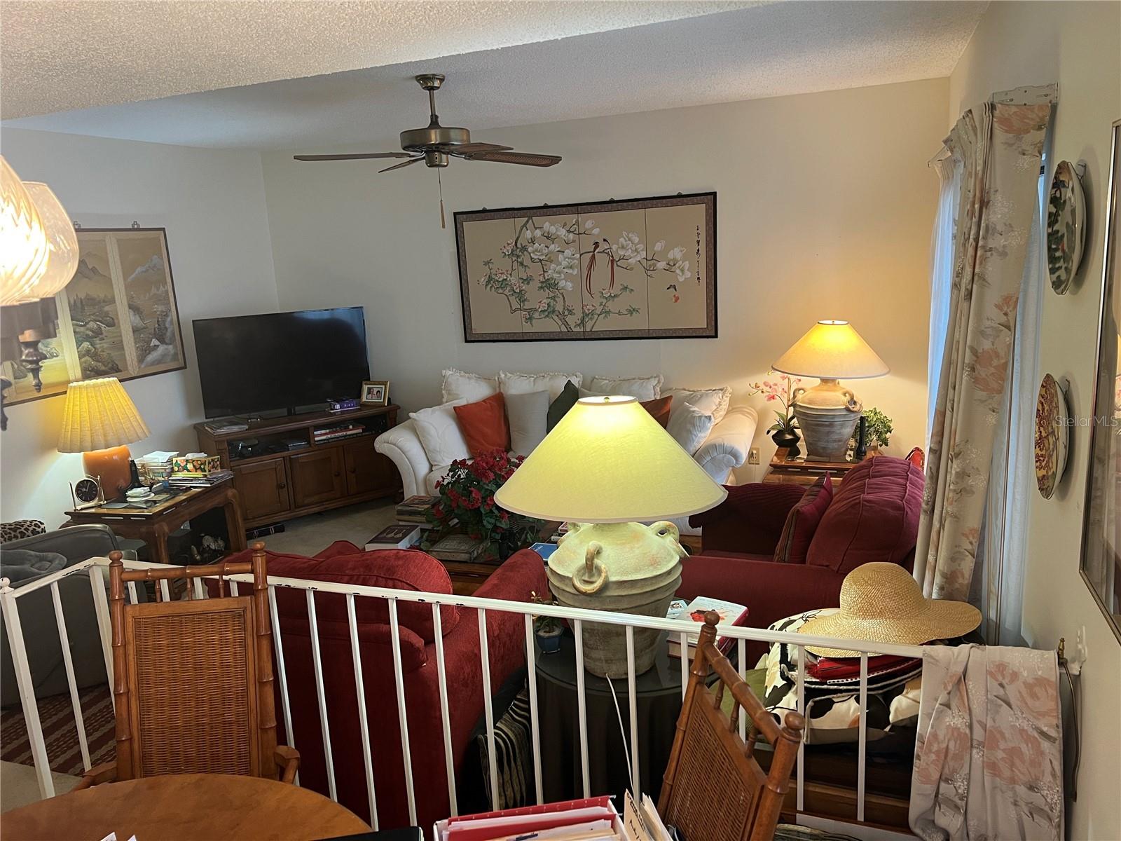 Image 3 of 30 For 1412 Oak Place E