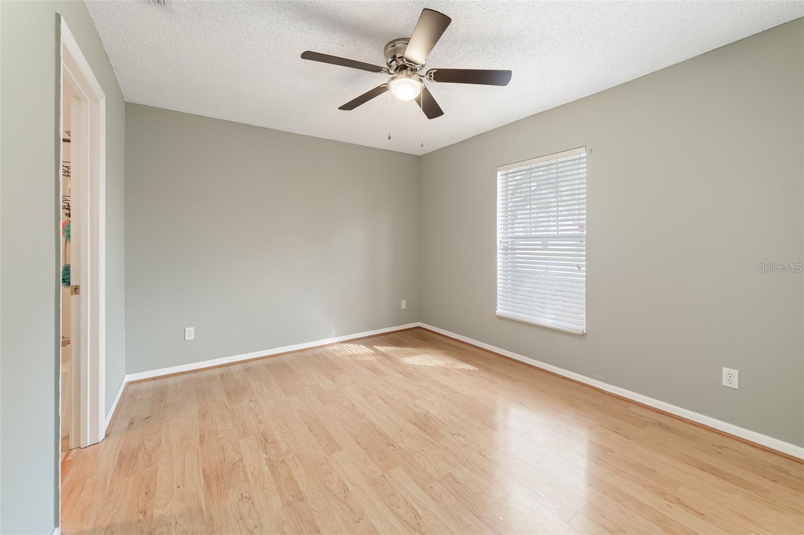 Listing photo id 19 for 2256 Lake Pointe Circle