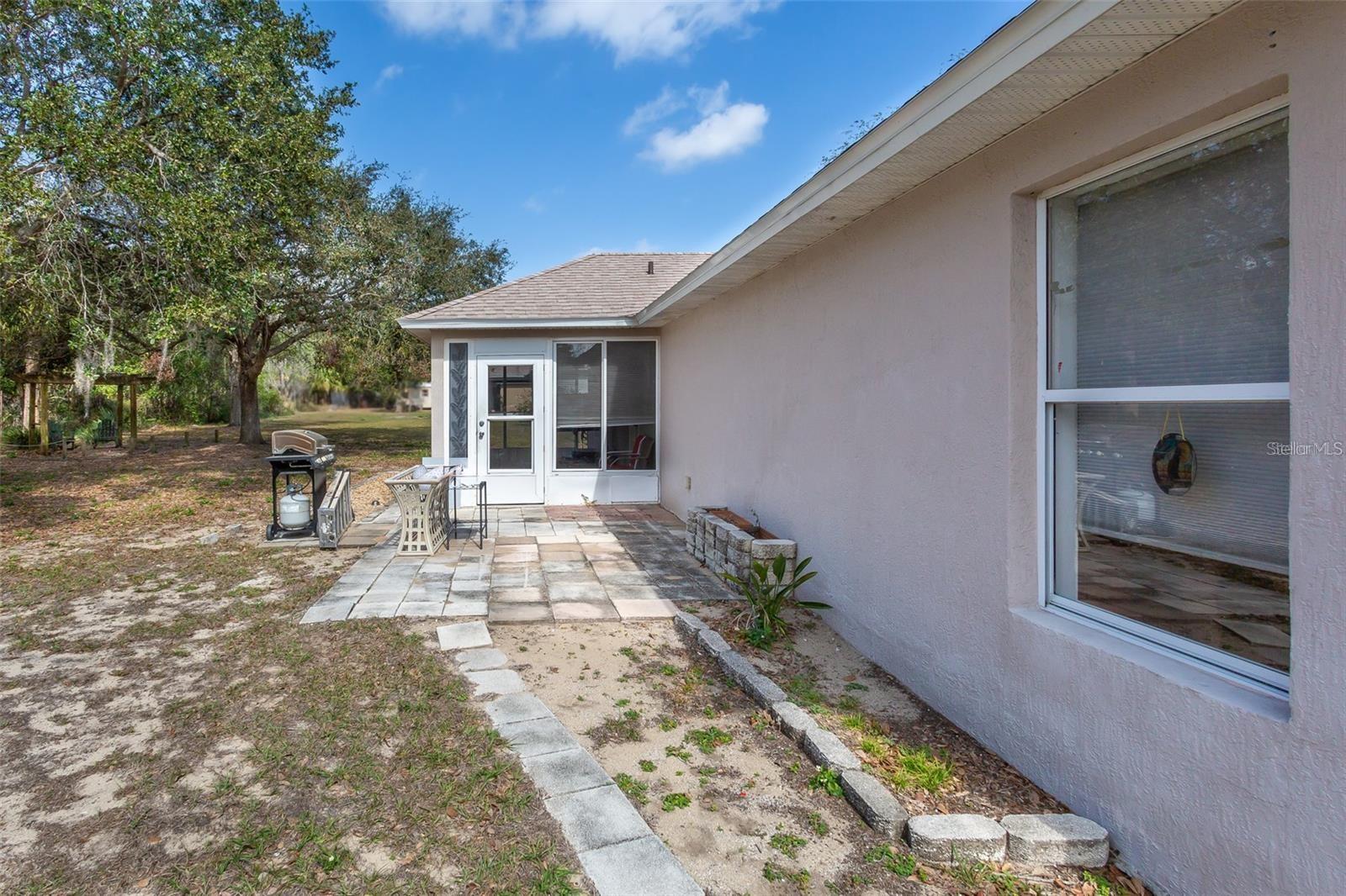 Listing photo id 28 for 2256 Lake Pointe Circle